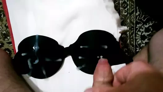 Cum saten sutyen