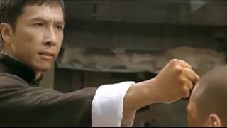 IP-мужчина (Wing Chun) против General Miura (карате)