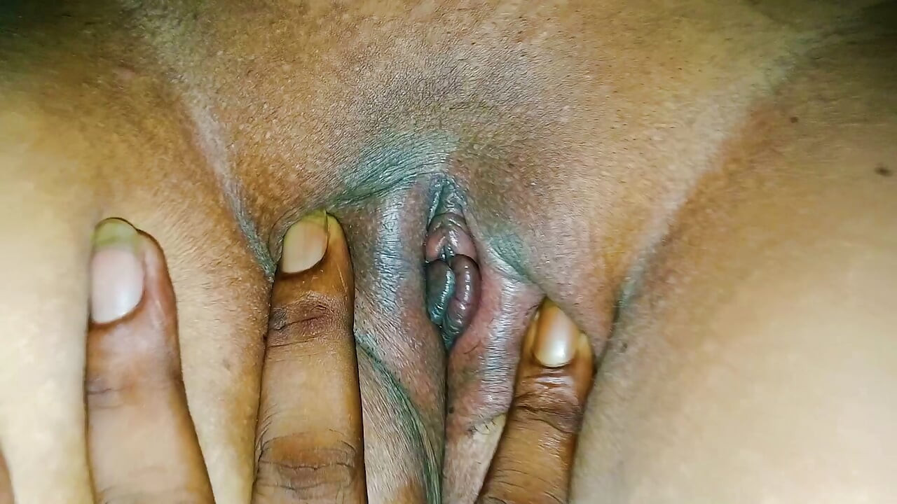 I licked and swelled up the village girl's pussy, and fucked her really hard.