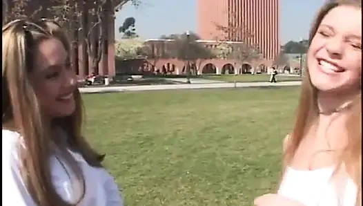 Adam ateşli sarışına 69 yapıyor ve sonra iki ateşli amcıkla sikişiyor