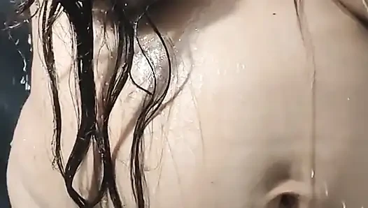 Desi Mallu Stepsister Full nude Showering