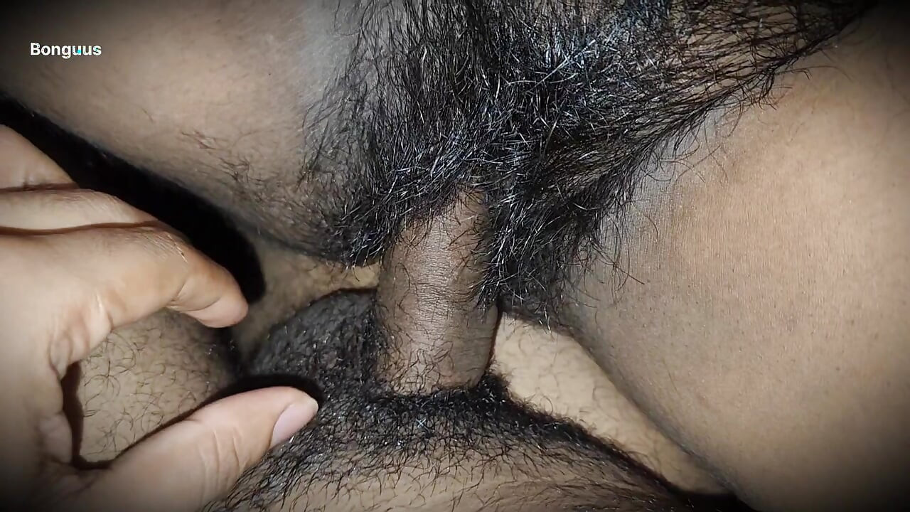 Bhabhi ke sath Soya toh bhabhi ne Raat ko lund pakad liya