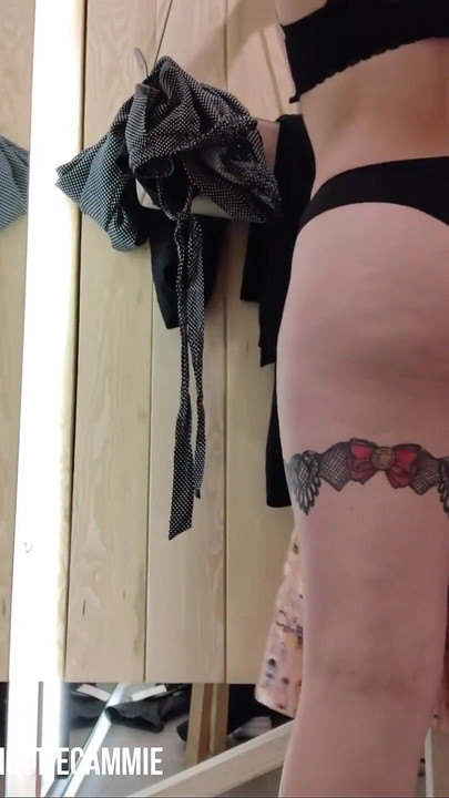 Howing My Body at a Dressing Room