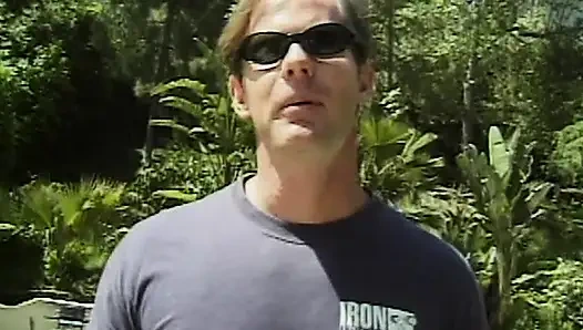 Irklararası kız öğrenci yurdu partisi: heiße havuz eylemi