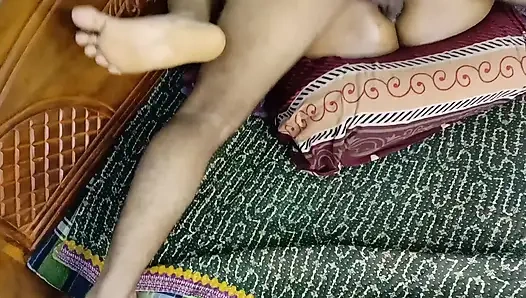 Tante sange dientot gaya doggy habis-habisan sama bu guru sekolahnya untuk ngentot! Murid nakal ini dientot habis-habisan sama besar