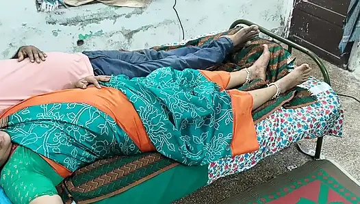 Step Sister and I Were Relaxing on the Bed When He Was Shocked to Think That I Suddenly Wanted to Have Sex with Him.