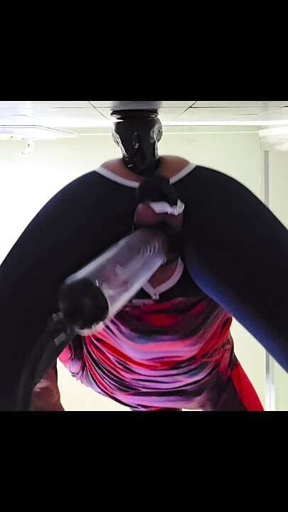 Я ділдосю себе в своїй новій нижній білизні