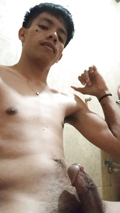 Jameson’s Steamy Solo Shower Wank & Explosive Cumshot