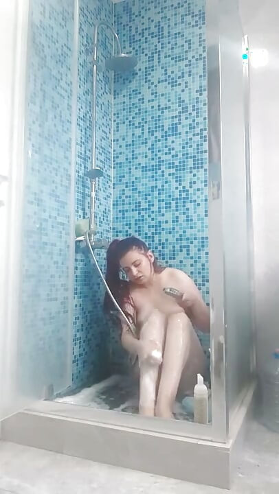 Hot and Horny Teen Cum in Shower