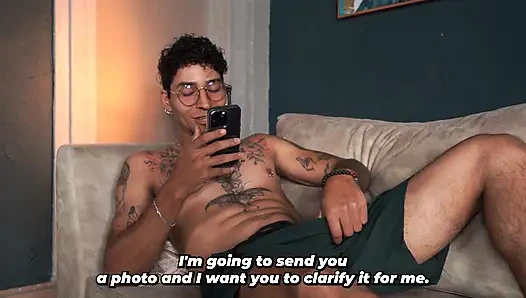 Stiefbruster zeigt seiner schlanken stiefschwester versehentlich seinen penis und sie will es sehen.