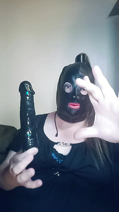 Stephanie-Nicole tries her hands as a sex toy reviewer
