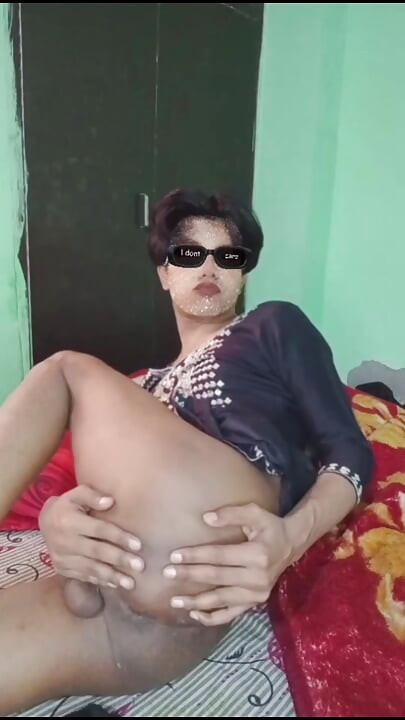 Indian gay boy crossdresing and fingering his asshole