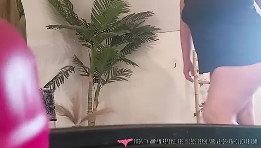 Vends-ta-culotte - dominatrix seni hüsrana uğratmak istiyor ve sonunda önünüzde amına dildo sokuyor