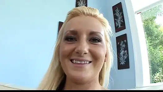 Kleine Titten, Aber Riesige Muschi