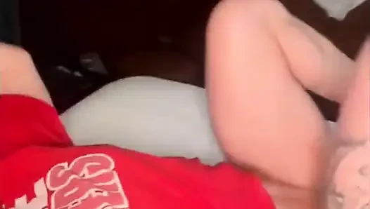 Eckobelle and Simone Steele Play with Big Clits Live