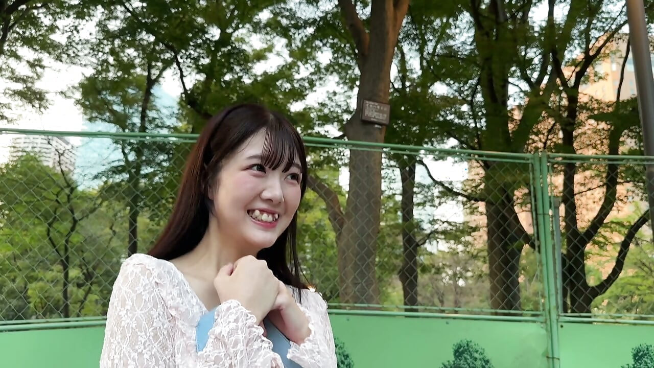 Minami (23), une femme thon qui jouit de sa première queue à cru, une naïve de type P [Garantie de devenir une copine de baise → sucer]