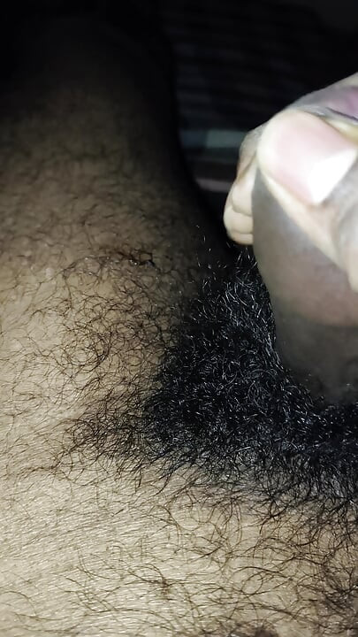 หนุ่มอินเดียคนเดียวที่บ้านและชักว่าว