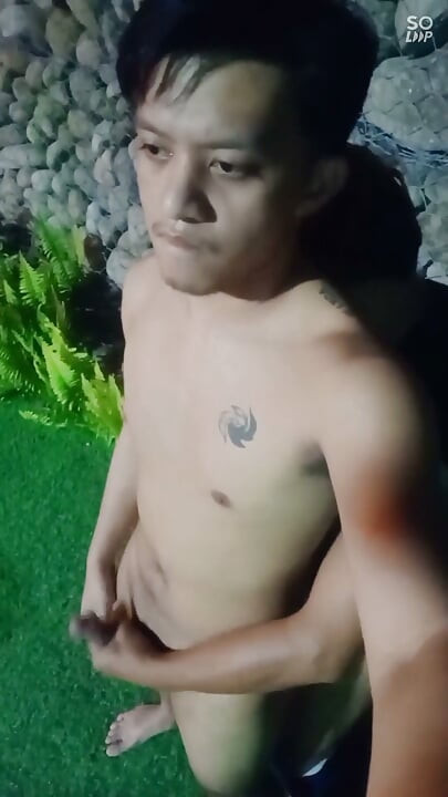 Fleshlab Twinks: Twink Pinoy Caliente Recibe Su Primera Mamada