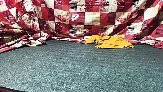 Sert tam seks seks zamanının tadını çıkarıyor ve çok iyi hissediyor