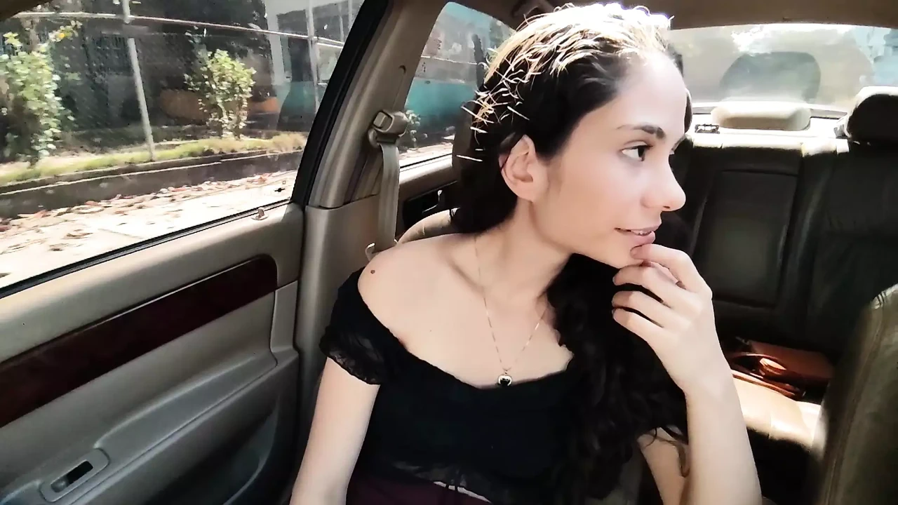 我最好的朋友有一个毛茸茸的阴户，这就是为什么她羞于操我