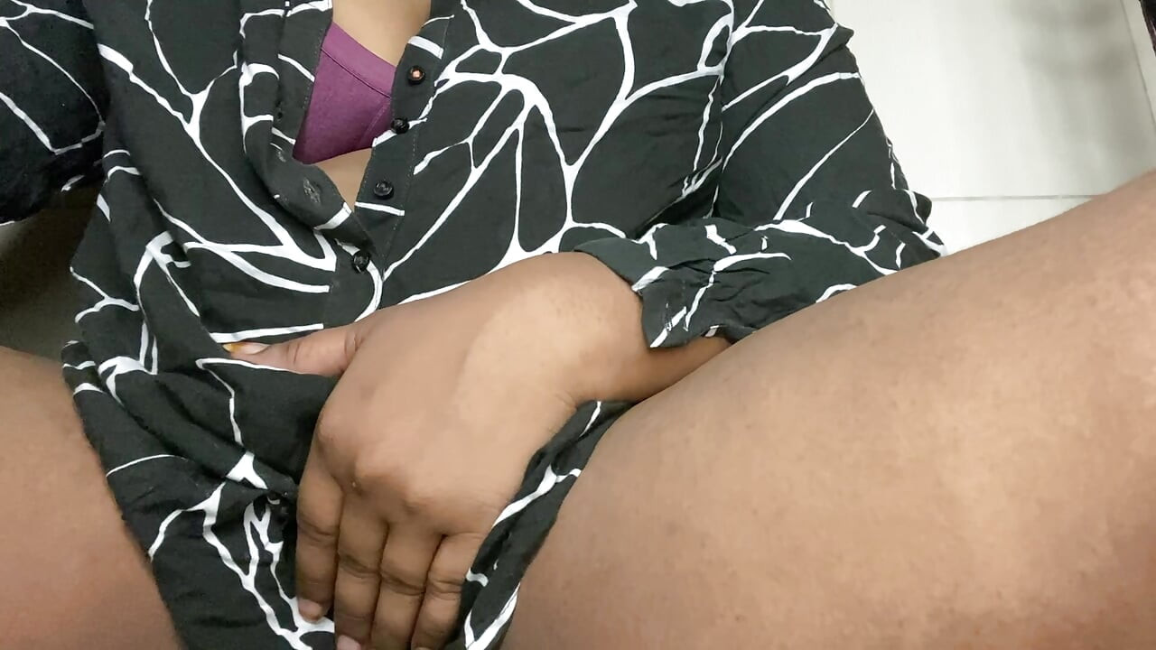 Mollige tanker vriendin naakt zelf geschoten virale video