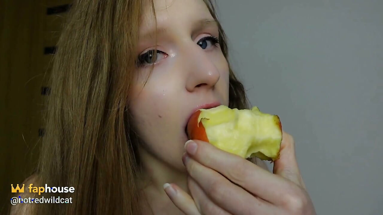 Asmr Eet Naakt Appel