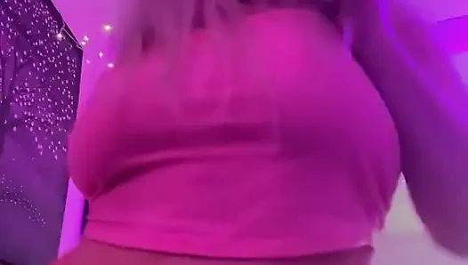 Mengagumi celana dalamku?