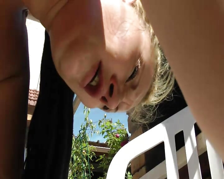 Großer BBC Schwanz Fickt Eine Blonde MILF Auf Der Terrasse