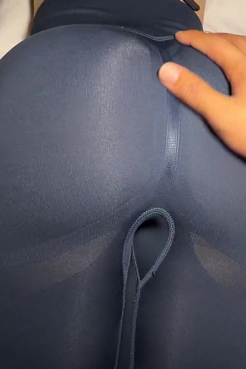 Rubbing My Dick Against the Hot Girl Wearing Gym Clothes