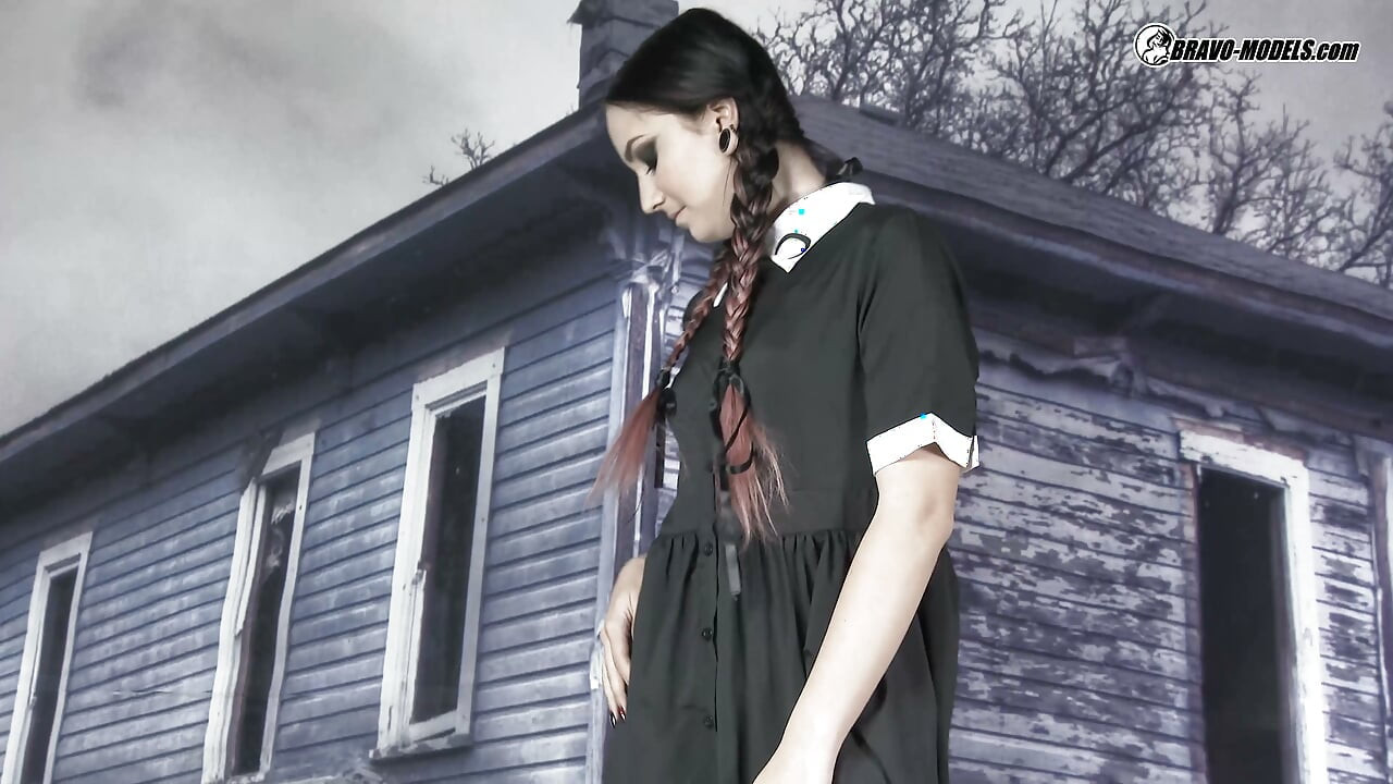 430 - Sharlotte Thorne