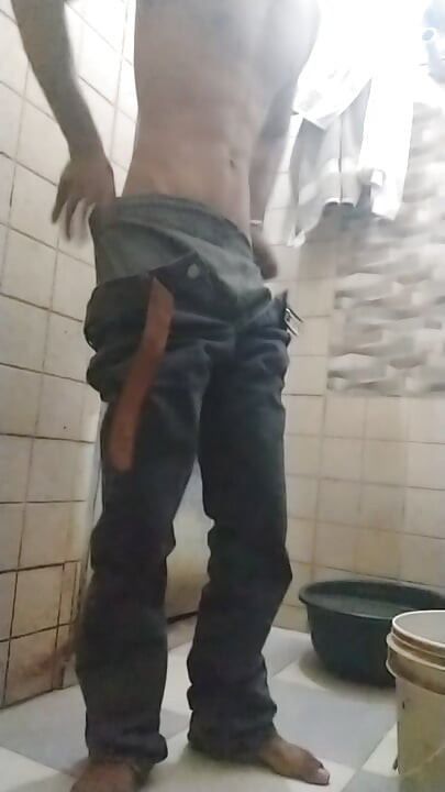 I am bathing alone, someone please come