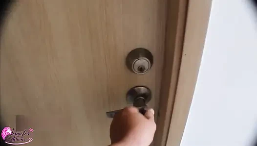 Die reiche Milf-Reinigungsfirma ist spät dran und ich ficke sie, um die verlorene Zeit aufzuholen und ihr eine gute Punktzahl zu geben – Pornos