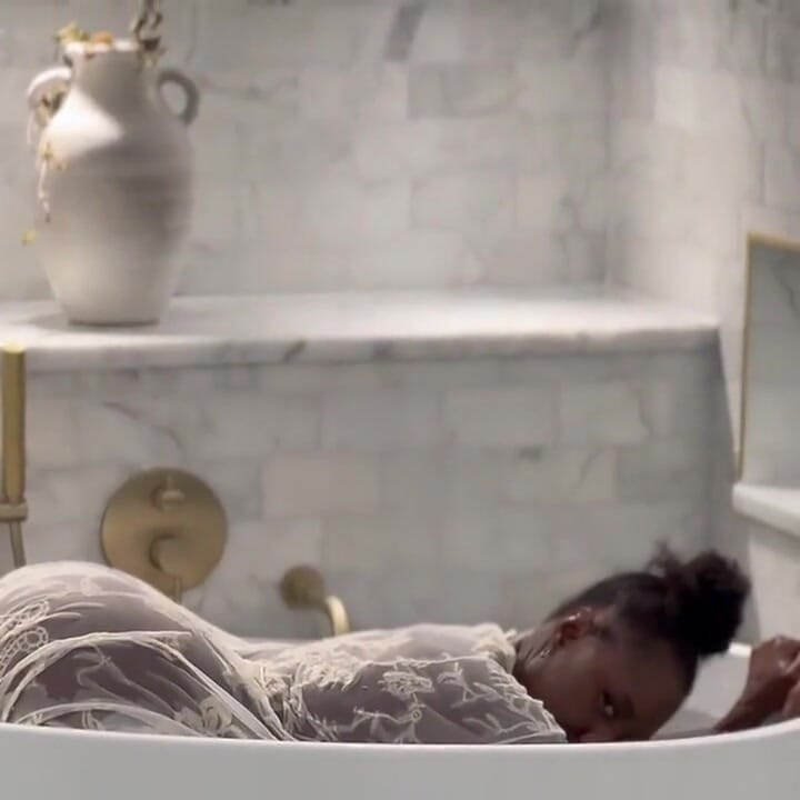 Sultry Soak: Giana's Naughty Bath Tease