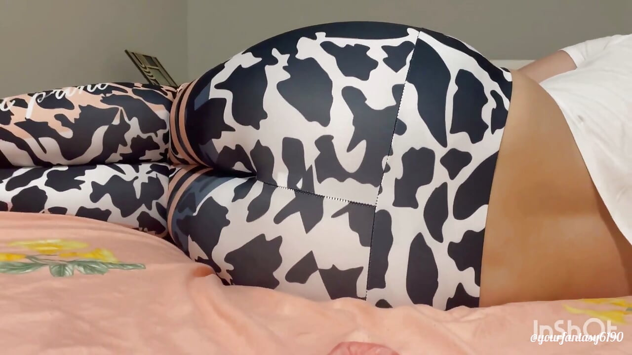 Farts in leggings