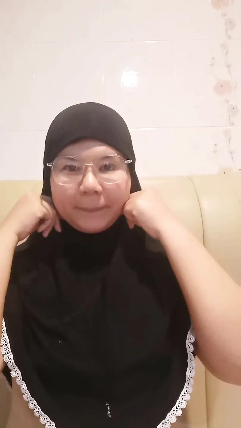 Hijab stepmother video calls with an affair
