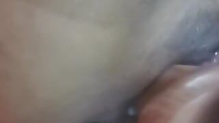 Малайская девушка мастурбирует