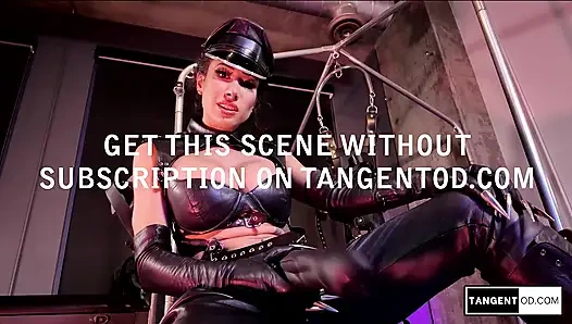 TANGENTOD - богиня Tangent подрачивает ее большую игрушку со страпоном