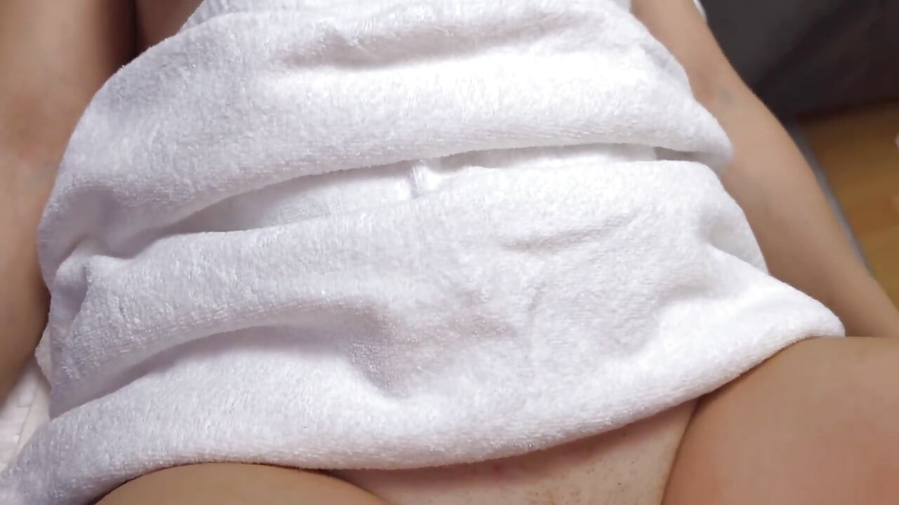 Masseur füllte ihre muschi, anstatt normale massage