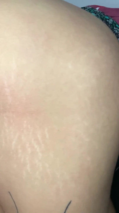 Nezaboravan trenutak iz "Amaterske kompilacije - cumshot i creampie latino tinejdžerka"