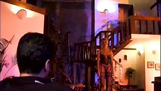 Zwei schätzchen ficken einen millionär in ihren sexy dessous