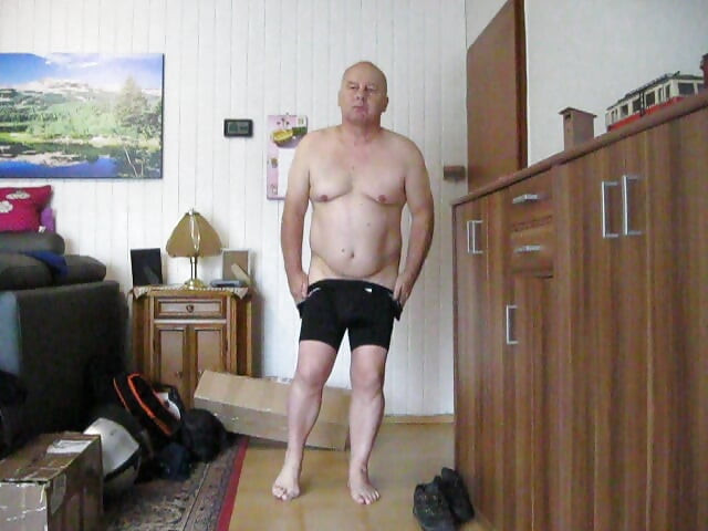 An asexual man