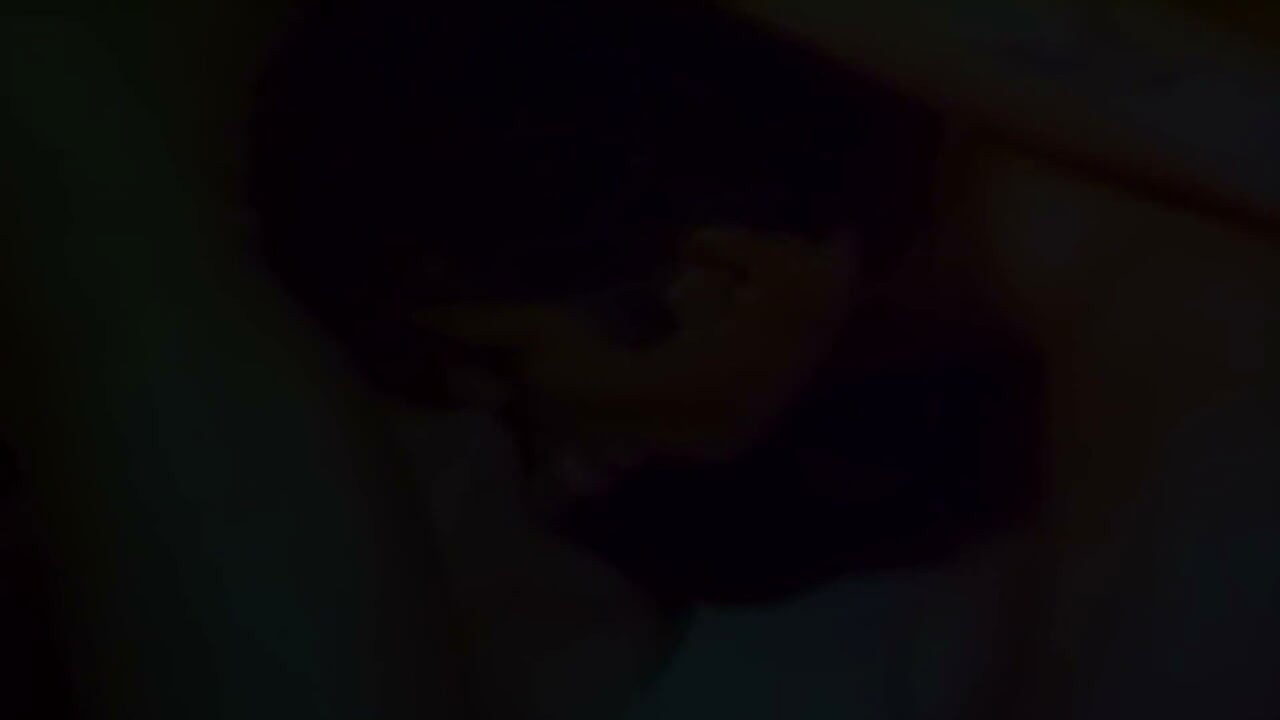 육감적인 열정으로 훈련하는 근육질의 생도