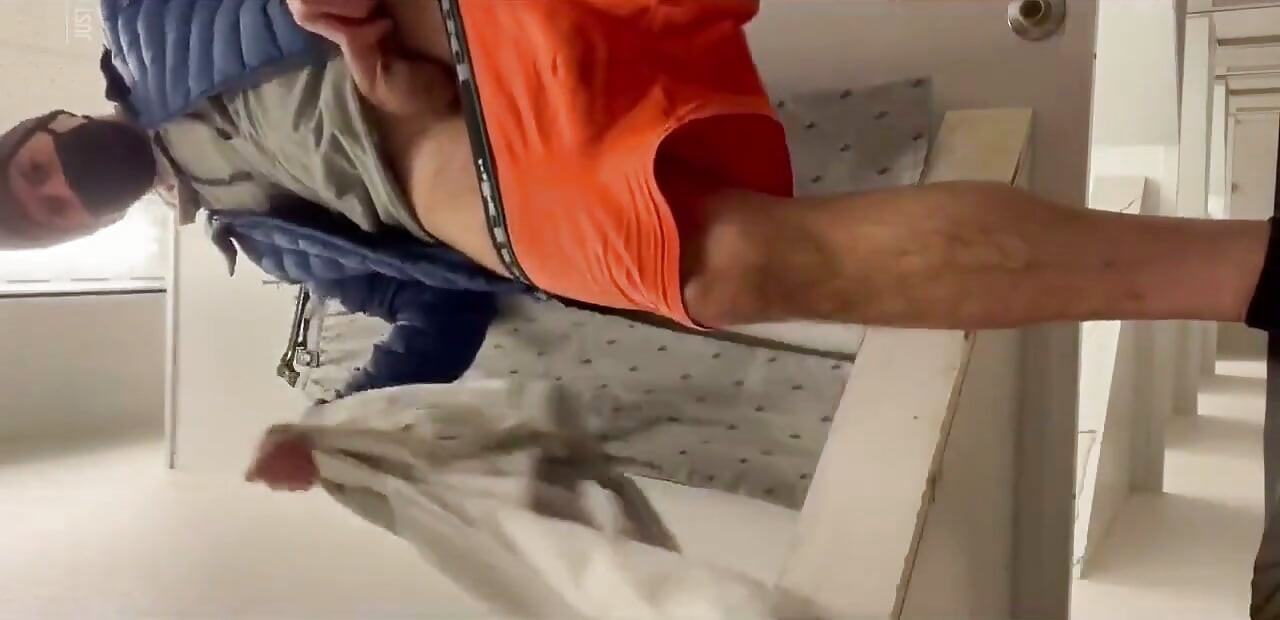 Showing off Bush Cock