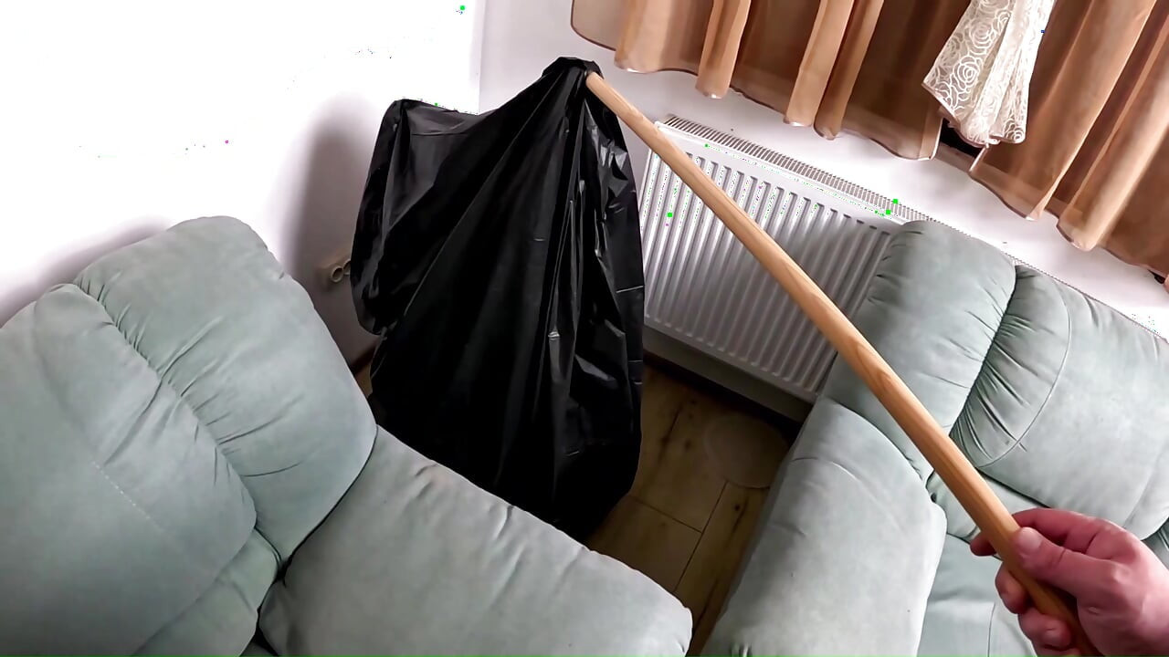 Lixo saco puta roleplay. Plástico fetiche milf garganta profunda, de quatro e dupla porra no saco brilhante