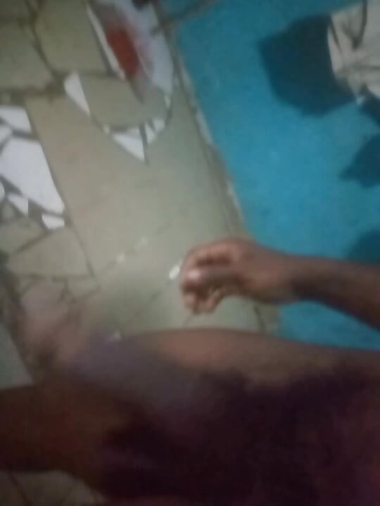 BBC hitam besar masturbasi dengan kontol hitam besar