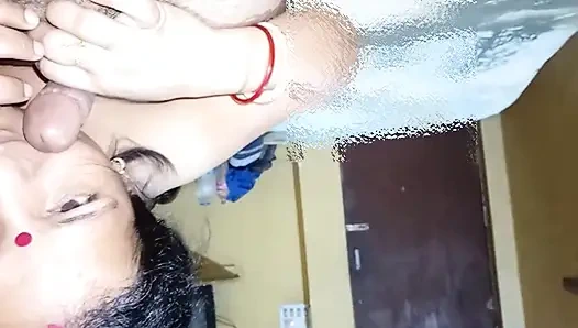 Bhabhi ko land chuswaya