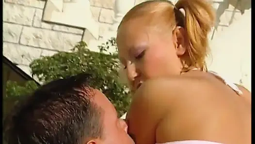 Güzel vixens derleme videosunda götten sikiliyor