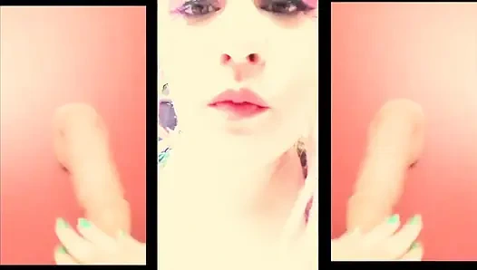 Дрочи, пока я даю тебе словесную дрочу, плюю на тебя и шлепаю свой член