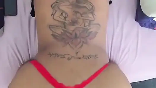 Cewek semok kulit putih lagi asik ngentot kontol ukuran raksasa