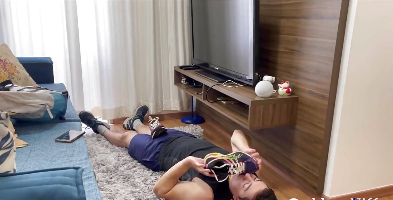 Kiffa muốn làm tình từ huấn luyện viên cá nhân